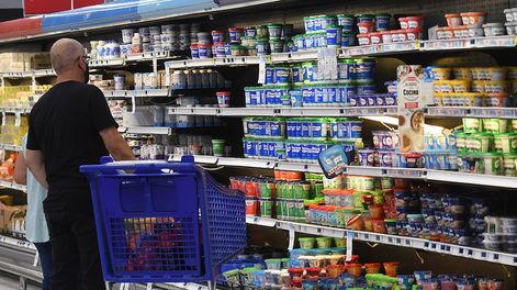 En cada visita al supermercado se hace visible el aumento de precios. Foto: José Gutierrez / Los Andes
