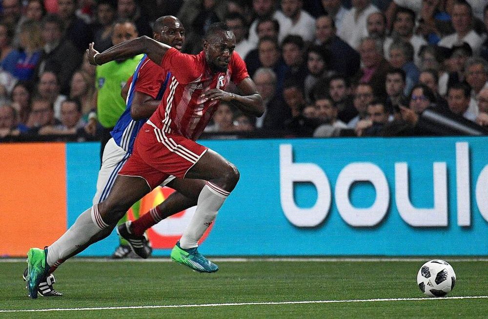 Usain Bolt sigue adelante con su sueño de ser futbolista profesional
