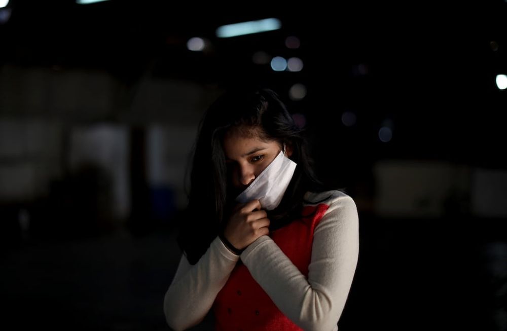 La OIT alertó sobre los perjuicios que la pandemia causó en los jóvenes. Foto AP / Natacha Pisarenko
