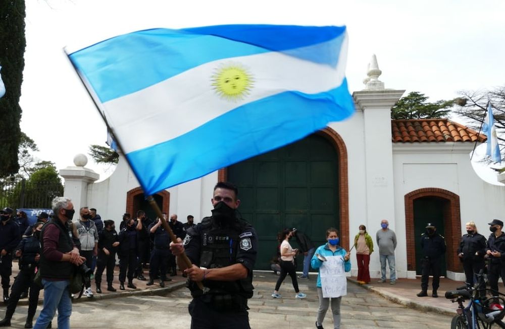 Diputados de la UCR piden a Fernández que dé  “respuesta inmediata” a la Policía bonaerense
