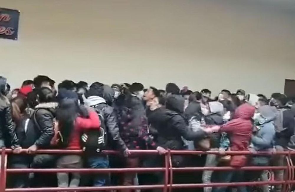 Al menos tres estudiantes murieron al ceder una baranda de Universidad Pública de El Alto en Bolivia