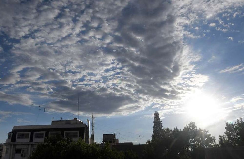 Pronóstico: inicio de semana con humedad, calor, algunas nubes y lluvias hacia la noche en Mendoza