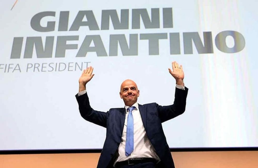 . Infantino, de padres italianos, está casado con una libanesa y tiene cuatro hijos. Habla inglés, español, italiano, francés y alemán. (Foto: AP)
