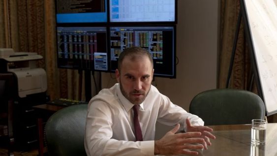 El ministro de Economía aseguró que La Argentina quiere avanzar a un ritmo sólido, pero requiere un entendimiento y una legitimidad comunes (Foto: Erica Canepa/Bloomberg)