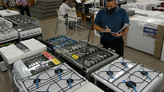 El Gobierno Nacional renovó el Ahora 12 con más rubros, y hasta 30 cuotas fijas a una tasa de interés subsidiada. Foto: Orlando Pelichotti / Los Andes