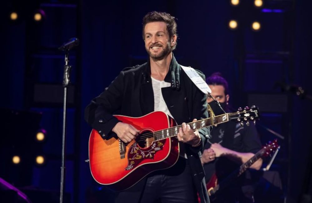 Axel volvió a los escenarios con un show ambicioso por streaming