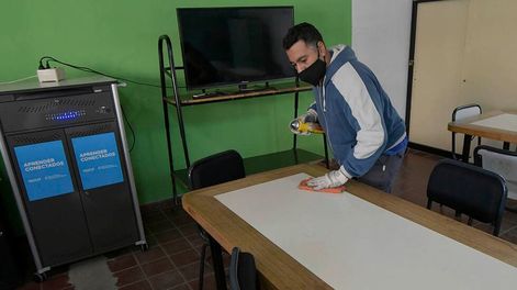 Los Andes | La escuela José Vicente Zapata comenzó el dictado de clases bajo el nuevo protocolo de salud con pocos alumnos por las burbujas.  Orlado Pelichotti / Los Andes