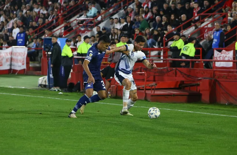 Huracán le ganó este sábado 1 a 0 a Independiente Rivadavia y trepa a la cima de la Liga Profesional. (Prensa Huracán)