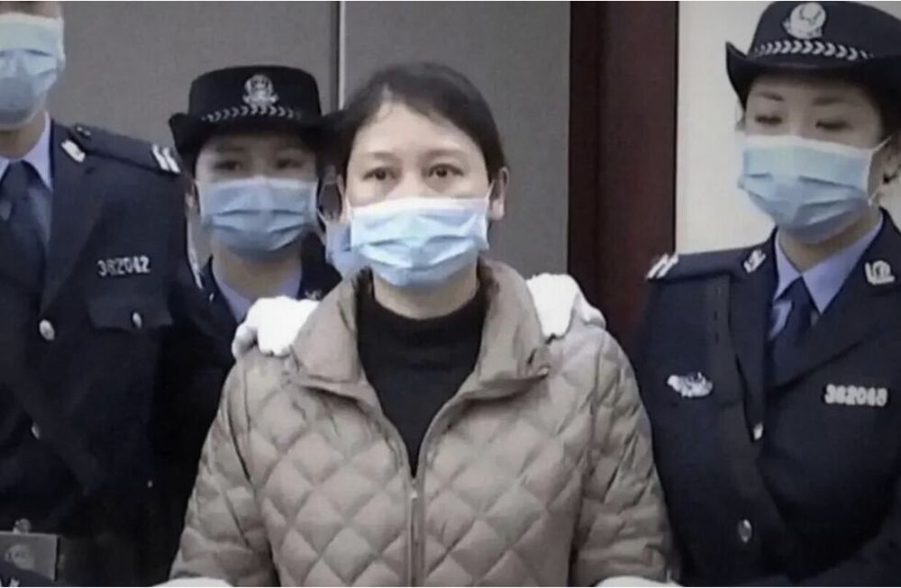 Wang Yun, de 39 años, fue ejecutada ayer por envenenar a un grupo de niños. Foto: Cadena 3