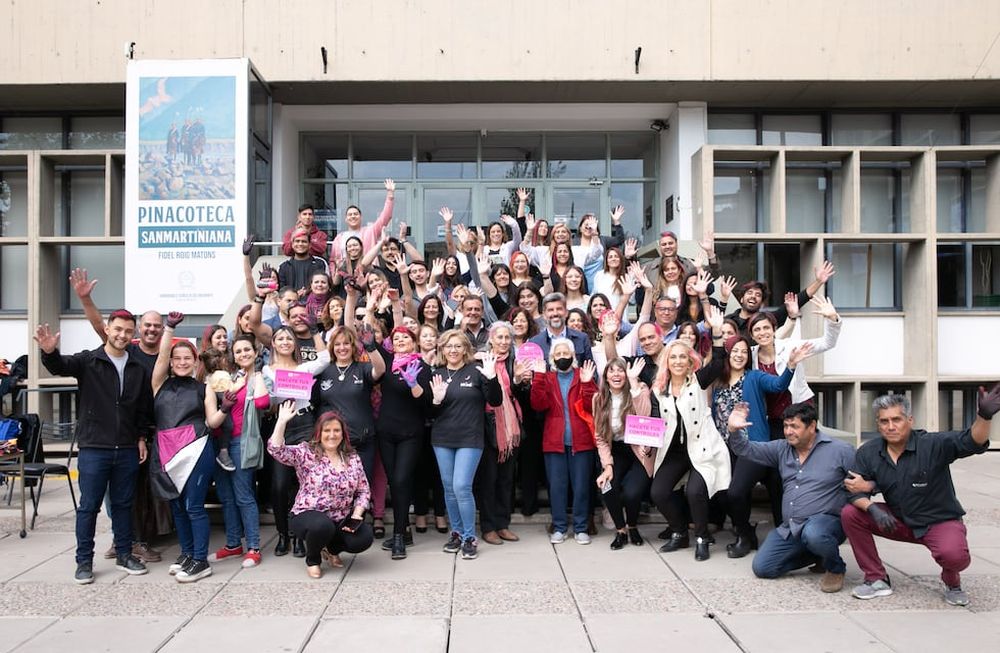 La Ciudad se volvió a teñir de rosa para concientizar sobre el cáncer de mama