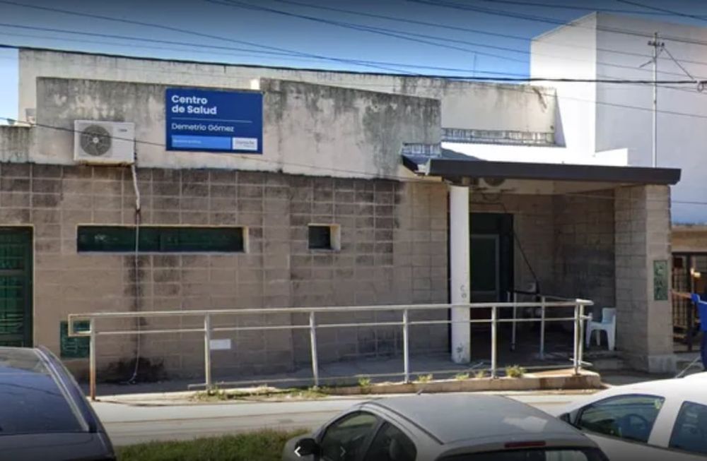 El abuelo del menor lo llevó al Centro de Salud Demetrio Gómez, donde el personal sanitario realizó maniobras de reanimación, pero no funcionó. Gentileza: La Capital.