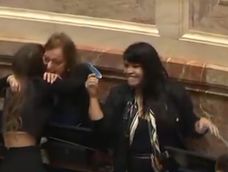 Ficha Limpia, en redes: el video del festejo kirchnerista, insultos a senadores misioneros y dardos al PRO