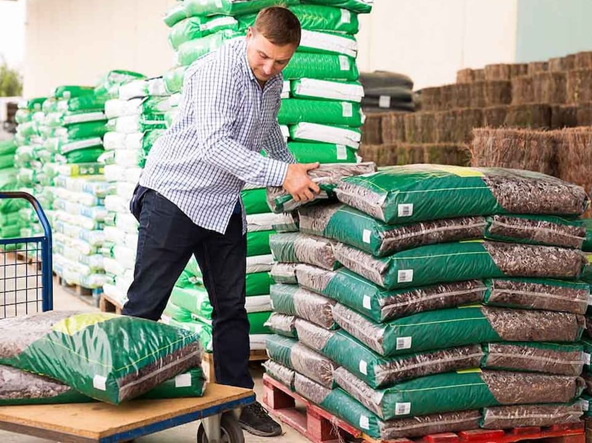 Desde el sector productivo local celebraron la reducción del impuesto PAIS, pero plantearon que el traslado a precios será paulatino y menor a 10 puntos en ciertos sectores.