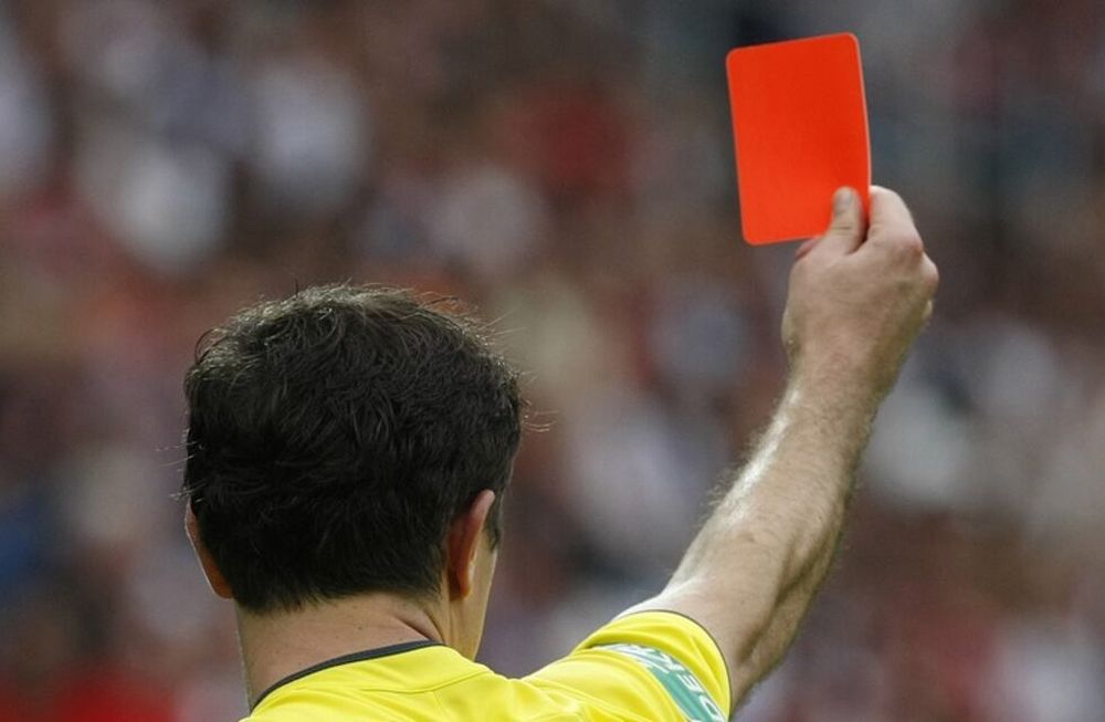 Un árbitro que fue agredido en un partido de 2019 en el departamento de Santa Rosa percibirá $500 mil por daños y perjuicios (foto ilustrativa).