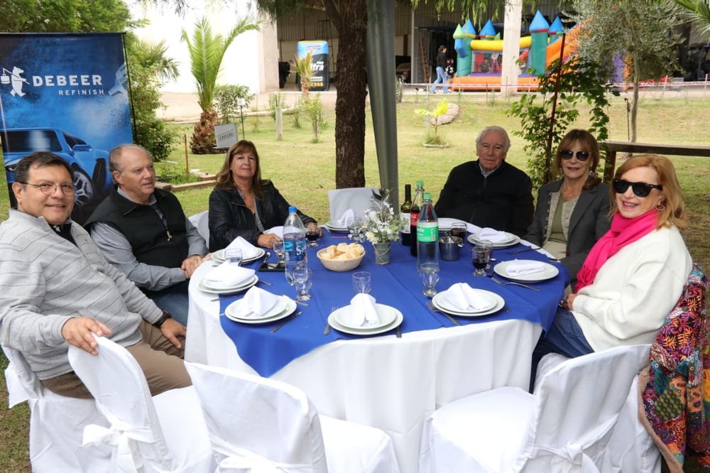 Roberto Occhipinti, Carlos Messina, Eugenia Furió, Homero Pineda, Patricia y Liliana Labiano dijeron presente en el encuentro.