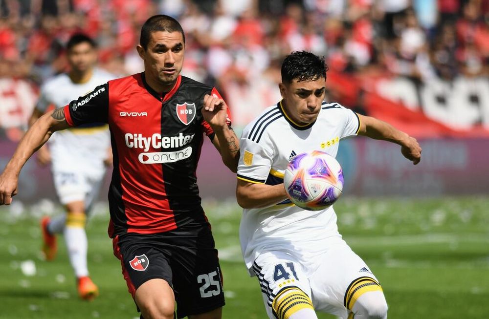 Newells y Boca, en Rosario, por la Liga Profesional. El Xeneize busca un triunfo que lo acerque al título. (Fotobaires)