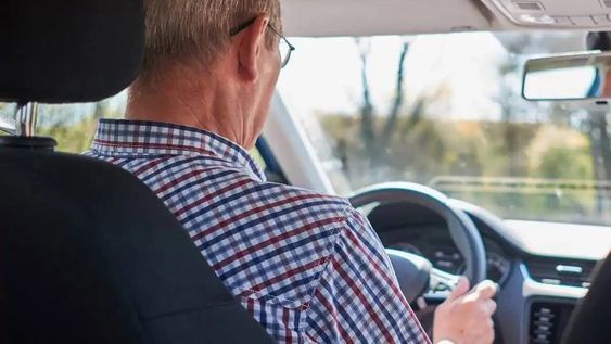 Los adultos mayores representan, históricamente, una porciónmínima en el total de accidentes fatales. | Imagen ilustrativa / Web