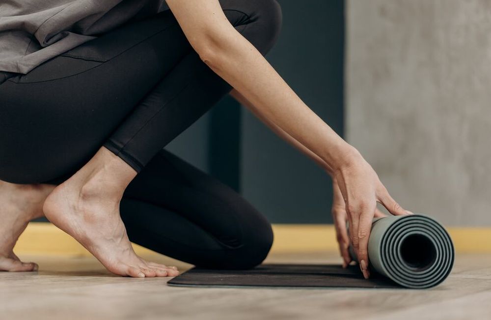 Descubre la clave para una vida saludable: rutina de ejercicios y meditación en casa