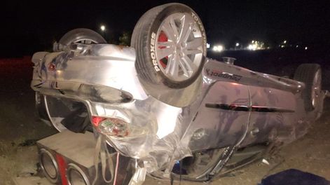 Los Andes | Un auto volcó en plena ruta 7, a la altura de San Martín, y el conductor cuadriplicó el límite legal de alcohol en sangre.