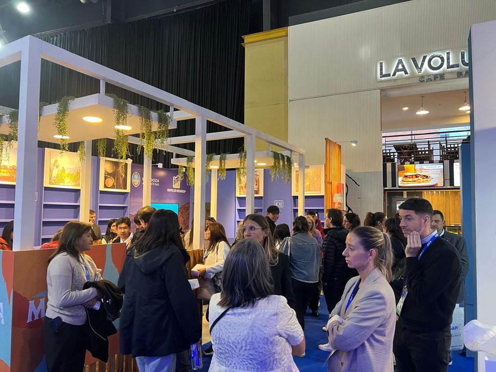La feria ArMinera reunió a jóvenes, empresas e instituciones en torno al futuro de la minería en Argentina.
