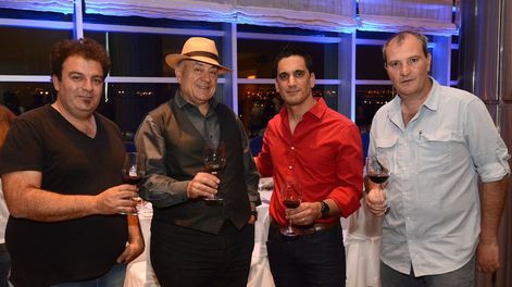 Entre Copas y una noche de oro