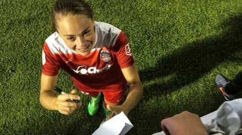 Emotiva carta de Estefanía Banini a la nena que no podrá seguir jugando con los varones