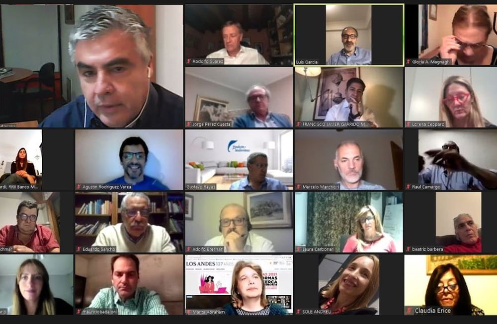 Raúl Pedone, editor general de Los Andes, fue el encargado desde la redacción del diario de moderar la charla sobre los posibles escenarios pospandemia para los que debe prepararse la provincia.