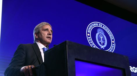 El ministro señaló que la baja en los recursos se explica por menos días hábiles en febrero y por el impacto de las rebajas impositivas.