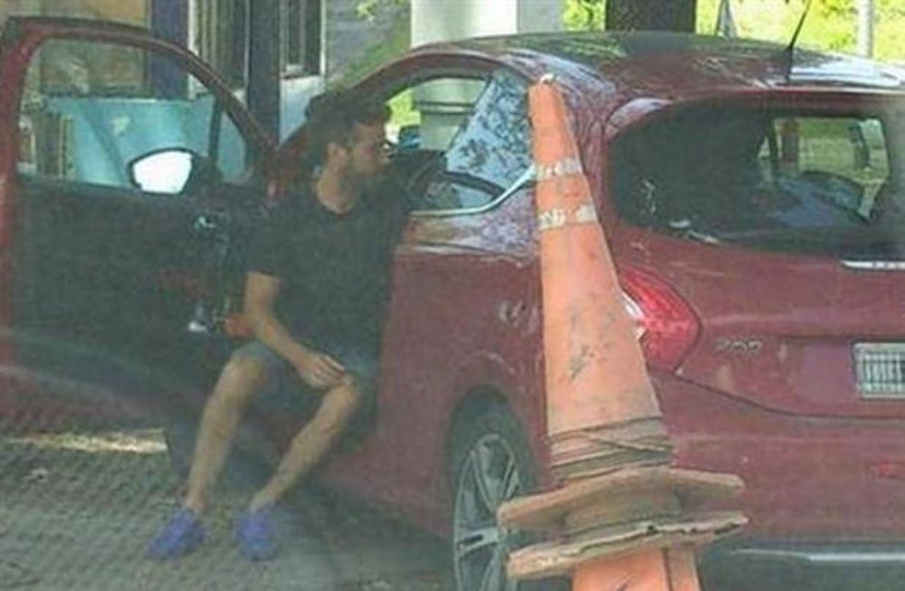 Nicolás Cabré creyó que lo iban a asaltar y chocó a una moto