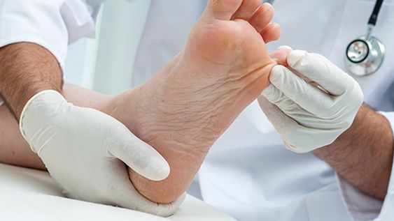 Cómo evitar los hongos en los pies: hábitos simples que marcan la diferencia, según la ciencia