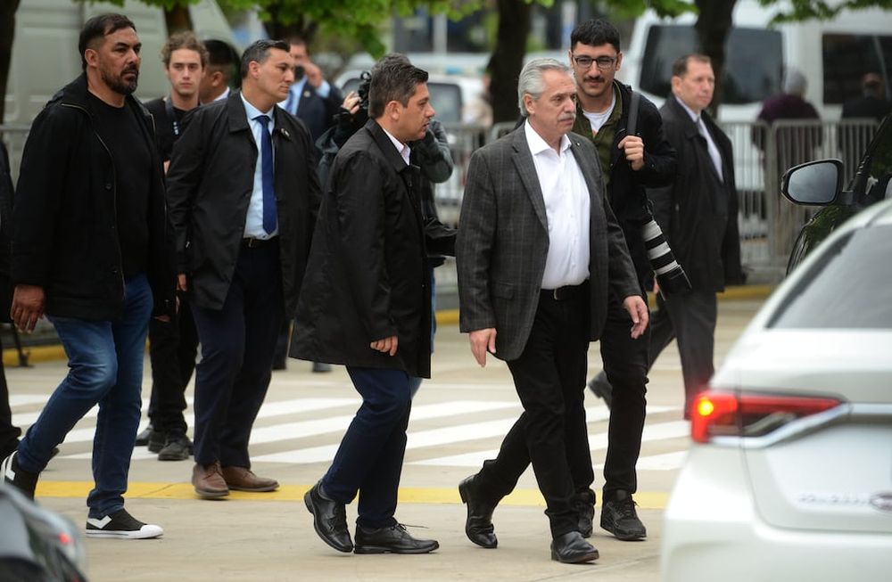22-10-2023 - Buenos Aires - Elecciones presidenciales 2023 - El Presidente Alberto Fernández emite su voto en Puerto Madero. Foto: Luciano Thieberger.