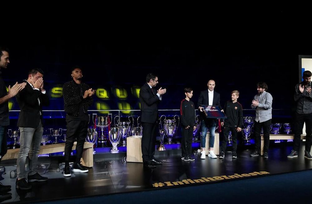 El mundo del fútbol se rinde a los pies de Iniesta