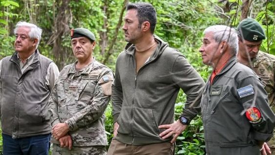 Militares protegen las zonas fronterizas del país. En la foto, el ministro de Defensa, Luis Petri.