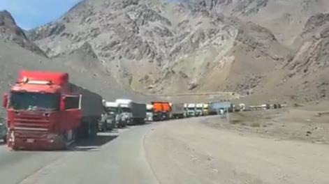 Esta tarde se registraban hasta cuatro horas de demoras para ingresar a Chile&nbsp; | Captura de video&nbsp;