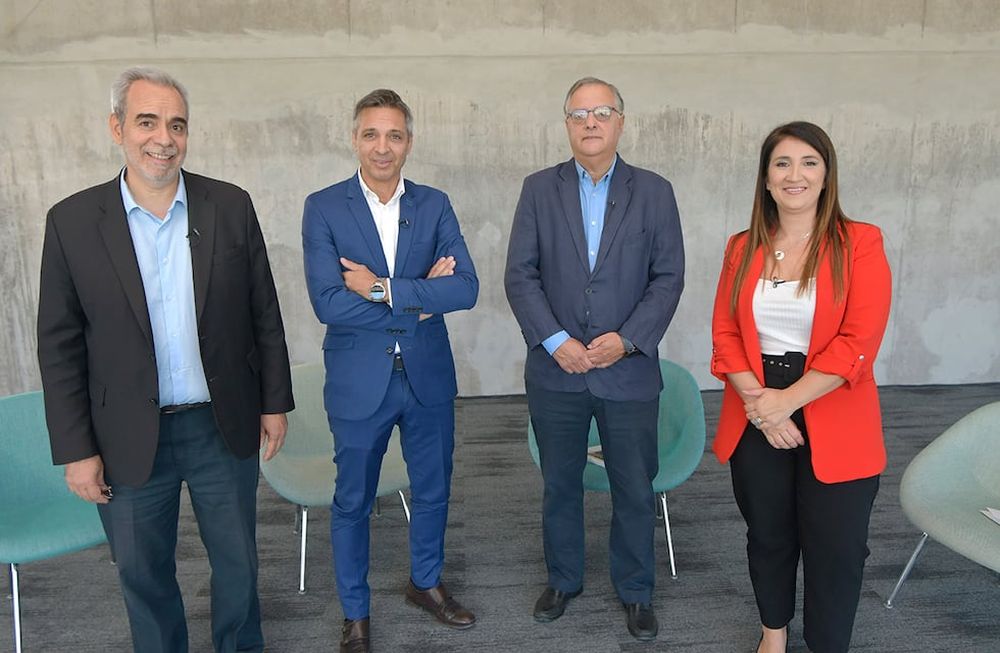 Alejandro Gennari (Ingeniero agrónomo y Doctor en economía), Santiago Ruiz (Investigador a cargo del Centro Regional Andino del INA) y Nicolás González del Solar (Doctor en derecho especializado en recursos hídricos). / Foto : Orlando Pelichotti / Los Andes