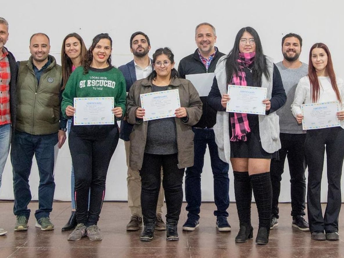 Más de 600 personas recibieron sus certificados de capacitación laboral