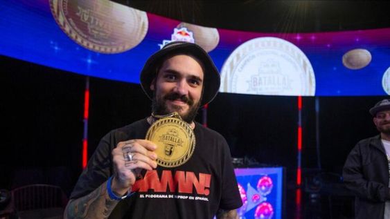 Tata se alzó por segunda vez con el oro de la Batalla de los Gallos.