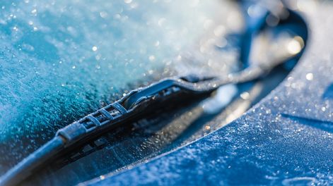 Cómo sacar el hielo del parabrisas sin dañar el auto