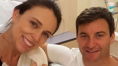 La primera ministra de Nueva Zelanda fue mamá en pleno mandato