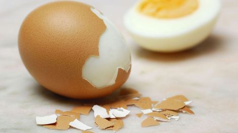 Huevo duro: cuál es el tiempo exacto y el truco que casi nadie conoce para que salga perfecto