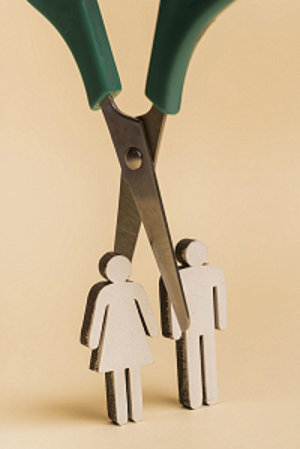 Sie belog ihre Töchter und behauptete, ihr Vater sei tot und misshandele sie. Das Gericht ordnete daraufhin an, dass sie zu ihm zurückkehren sollten. Foto: Illustratives Bild (Freepik.es)