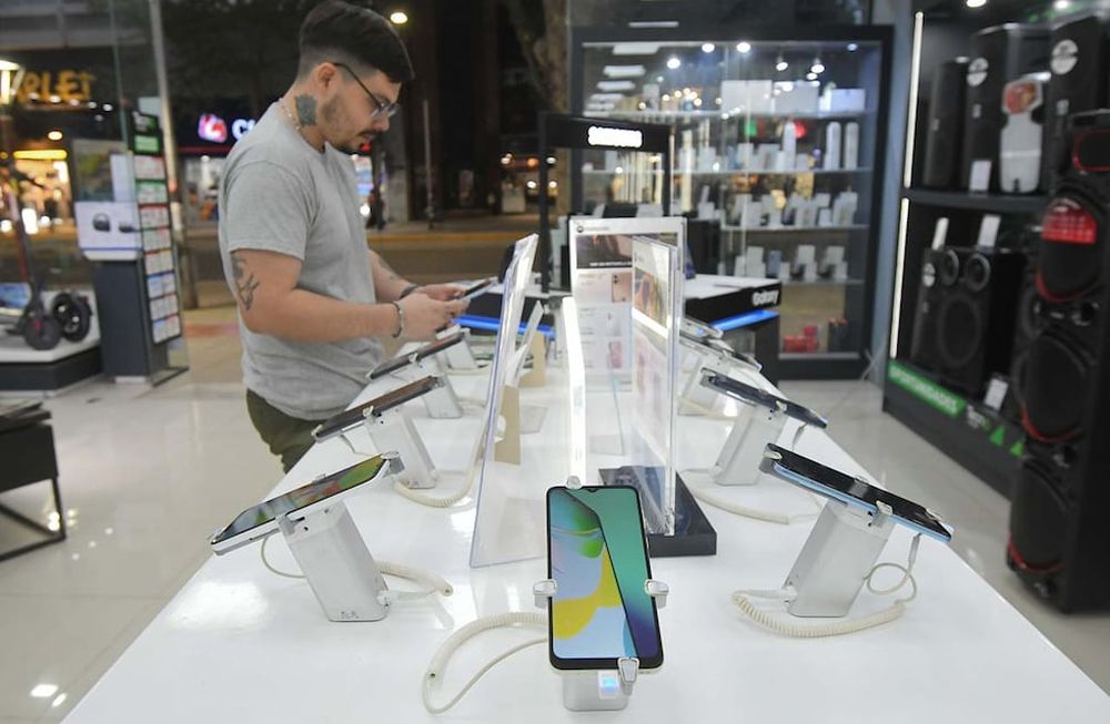 El sector tecnológico tiene altas expectativas con la promesa de reducción del Impuesto País a las importaciones.  Foto: Los Andes