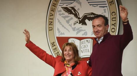 La rectora Esther Sánchez se bajó de la carrera y respaldó al actual vicerrector, Gabriel FIdel junto a María Flavia Filippini.