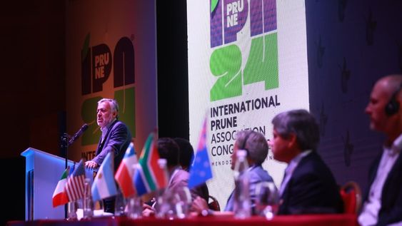 Nuestra agricultura y todo su ecosistema requieren de una organización muy superior a otros lugares de nuestro país”, comentó el mandatario provincial,