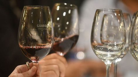 El Concurso Guarda14 reúne a un jurado federal con referentes de la enología, la destilación y la comunicación.