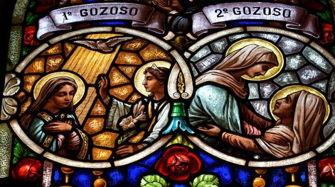 Los Andes | Detalle del vitral del Camarín de la Virgen de María Auxiliadora de Rodeo del Medio en Maipú, realizado por el artista español Antonio Estruch. | Foto: Orlando Pelichotti / Los Andes