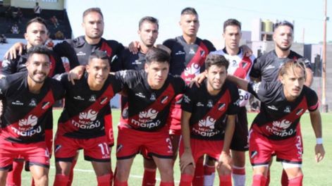 Los 11 Cruzados que irán por la gloria. Arriba: José Méndez, Fernando Moreyra, Diego Tonetto, Leandro Corulo, Matías Alasia y Matías Persia. Abajo: Ezequiel Bonacorso, Álvaro Veliez, Edgardo Díaz, Franco Moreno y Federico Illanes