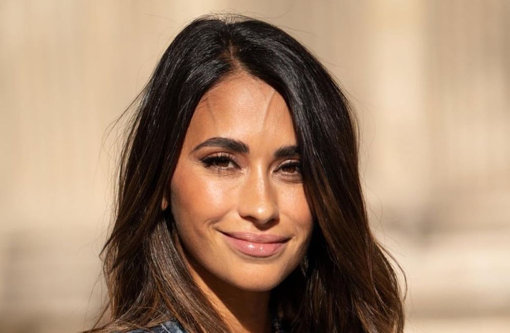 Antonela Roccuzzo asistió al desfile de Louis Vuitton