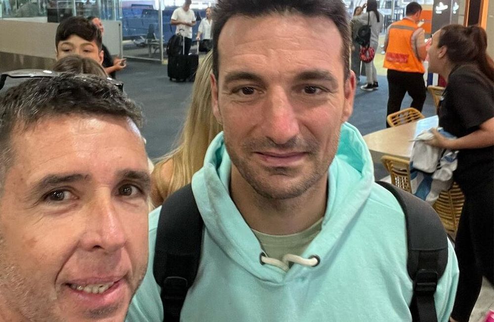 No tenés idea lo que te admiro. Gracias por tanto, le escribió el Pato Silva a Lionel Scaloni al cruzárselo en Ezeiza. (@patosilvasport)