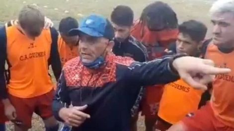 Diego Kofler, preparador físico de Guemes de Santiago del Estero. / Captura de pantalla.